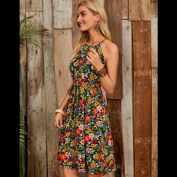 Floral Print Halter Neck Belted Dress - Picture 5 of 6